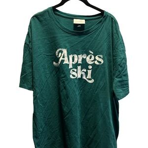 Universal Thread Emerald Green Crew Neck Tee Apres Ski